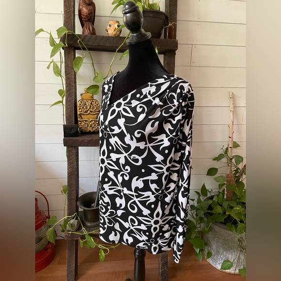 Narciso Rodriguez: Black and White Blouse - Picture 10 of 13